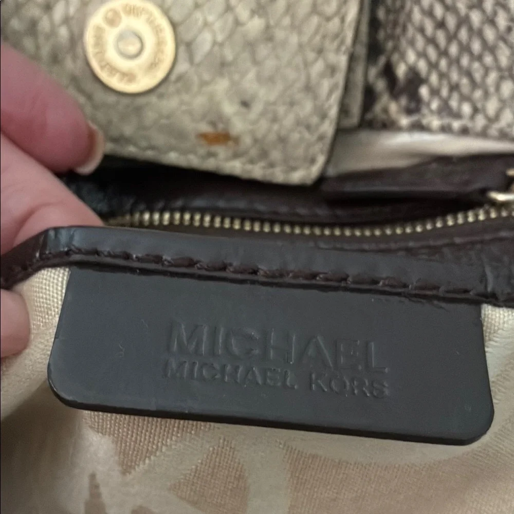 Michael Kors Tan and Brown Shoulder Bag with Slouchy Silhouette - Picture 8 of 12